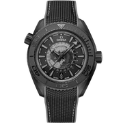 Quadrante nero opaco con mappa del mondo e indicatore 24 ore dell’Omega Seamaster Planet Ocean 600M GMT Worldtimer 45,5 mm modello 215.92.46.22.01.007.